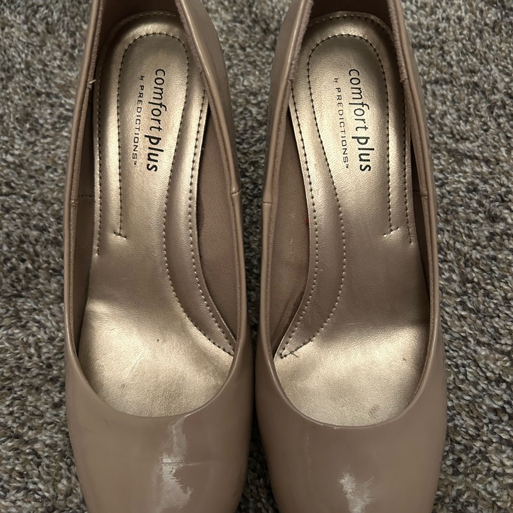 Comfort Plus by Predictions Tan Heels with Rounded Toe